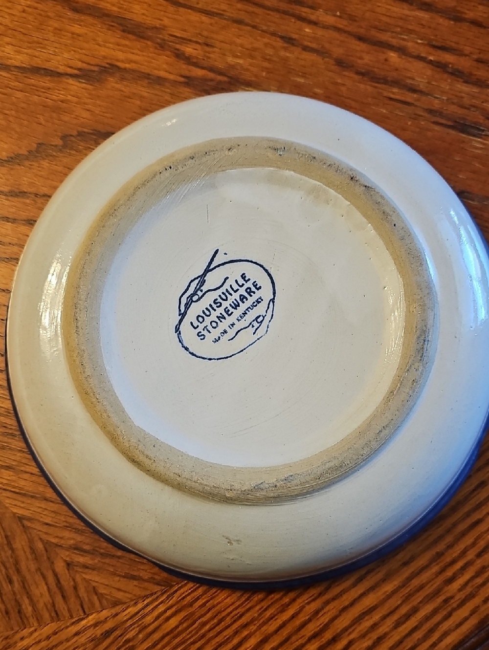 Louisville Stoneware Ashtray - Picture 4 of 4
